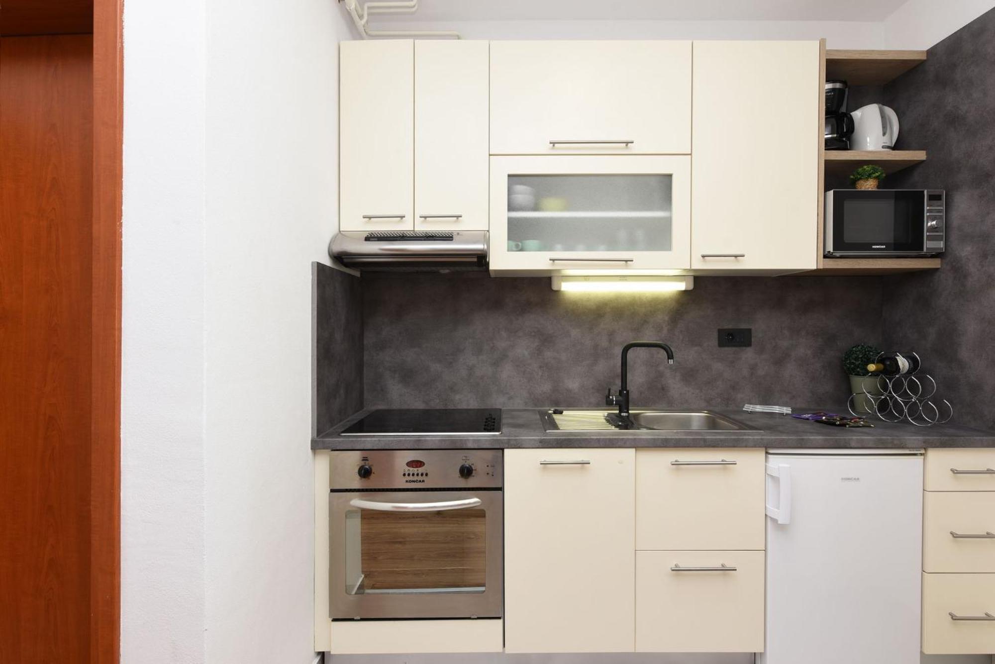 Apartments Amari Starigrad Paklenica Exterior photo