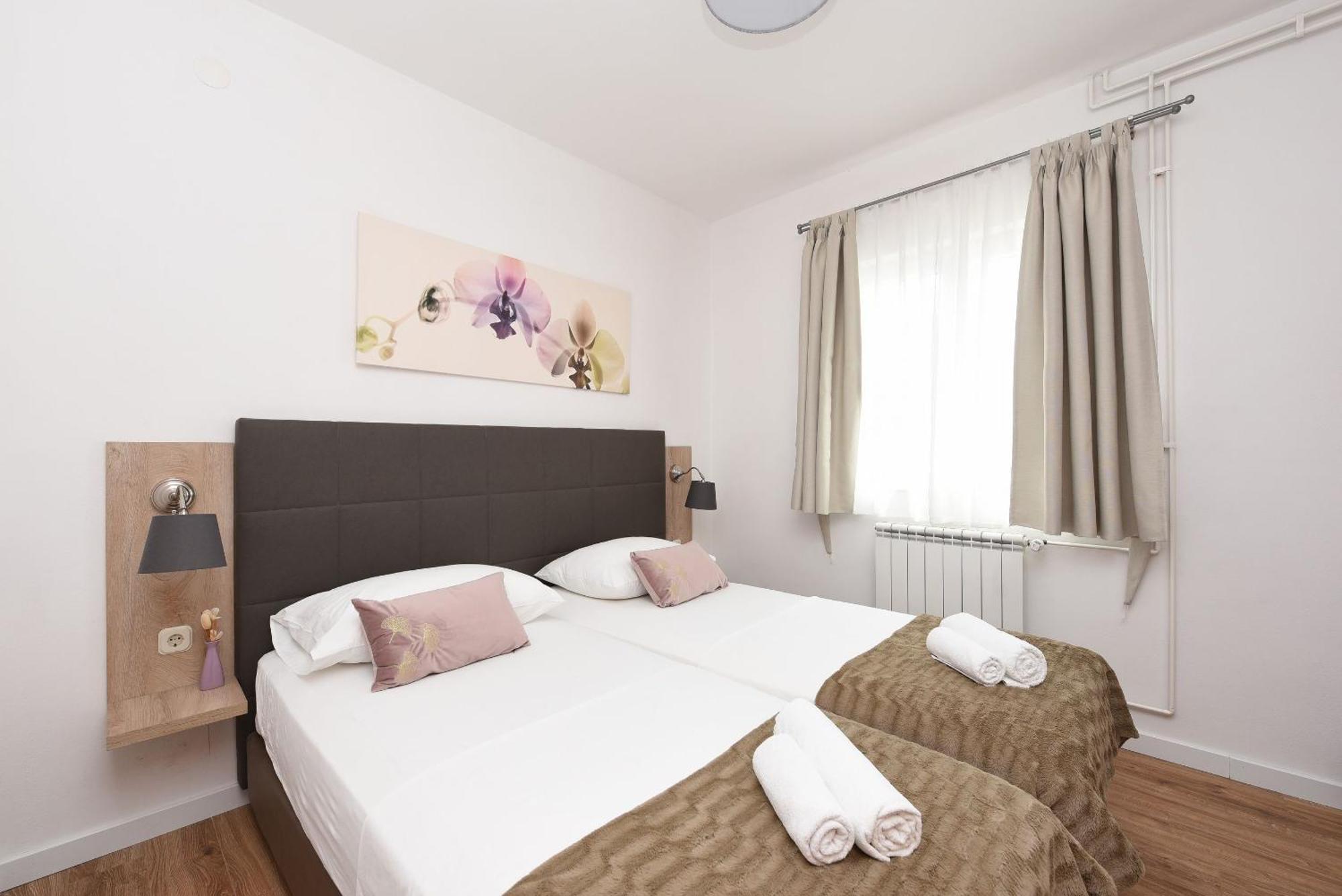 Apartments Amari Starigrad Paklenica Exterior photo
