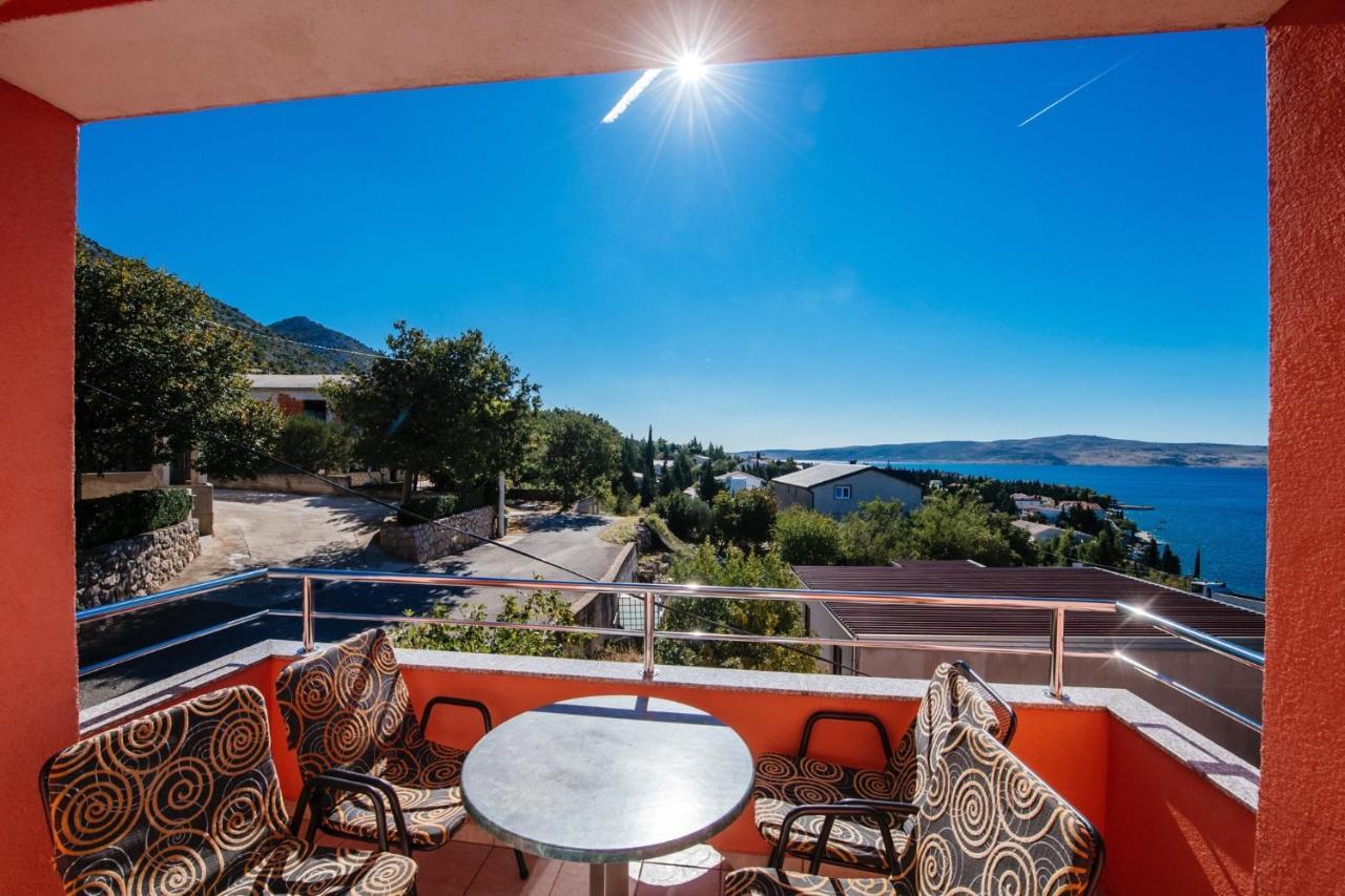Apartments Amari Starigrad Paklenica Exterior photo